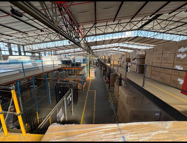 19,360M² WAREHOUSE FOR SALE IN STORMILL